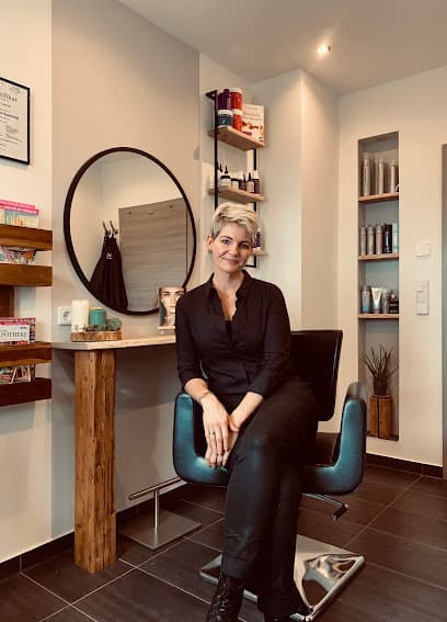 KL Hairstyle Haarwuchs-Spezialist